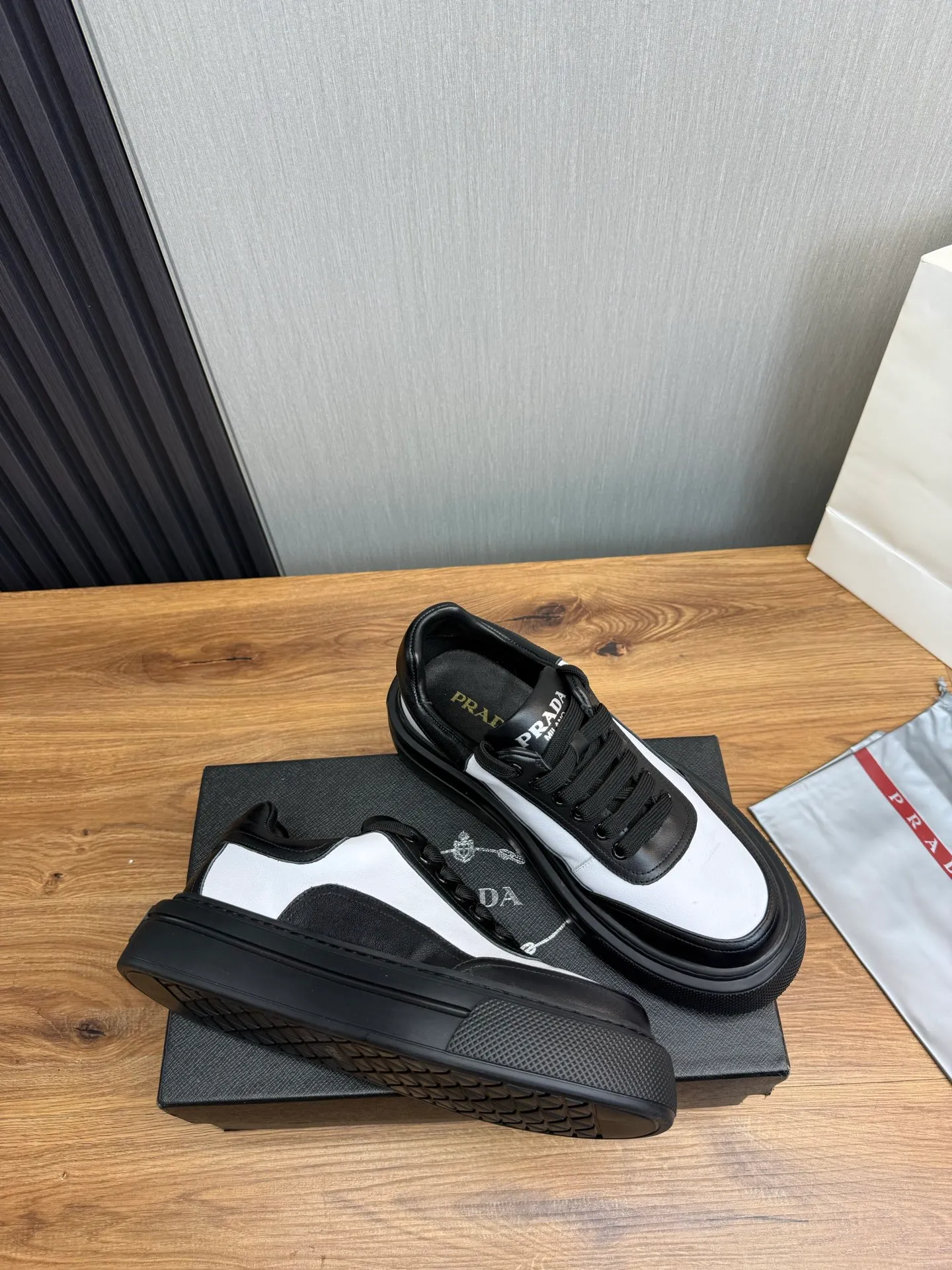 Men's shoes 💰440💰 PRADA【Prada】Men's new casual shoes ⬆️Imported cowhide + genuine leather lining. Anti-slip outsole, 38-44 (customized at 45)